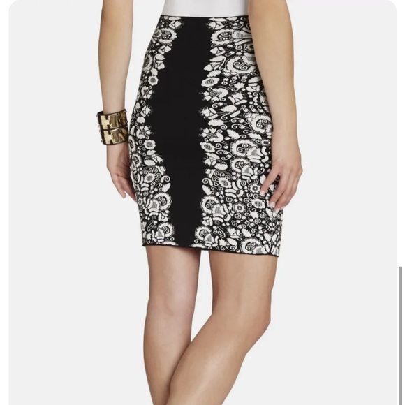 BCBGMAXAZRIA bandage Scarlett Puckering Floral Jacquard mini skirt size small - Picture 2 of 5